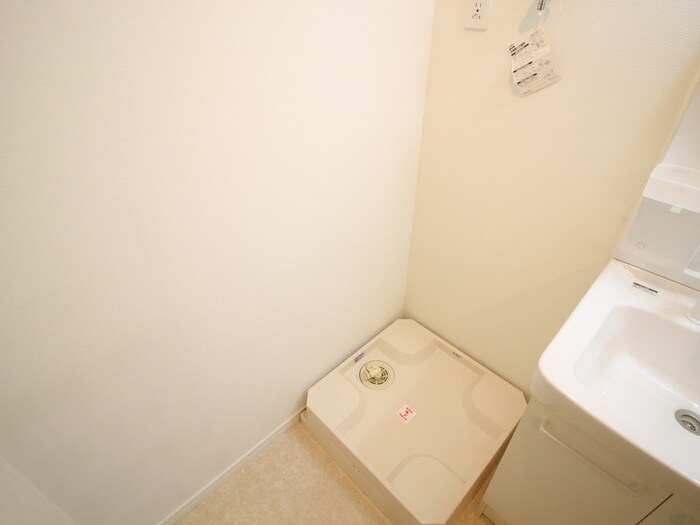 物件内観写真18　(洗濯機置場)