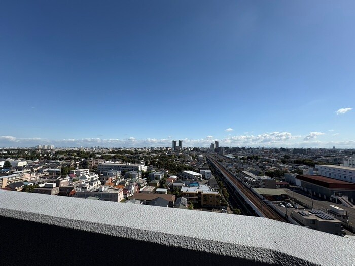 物件内観写真15　(室内からの展望)