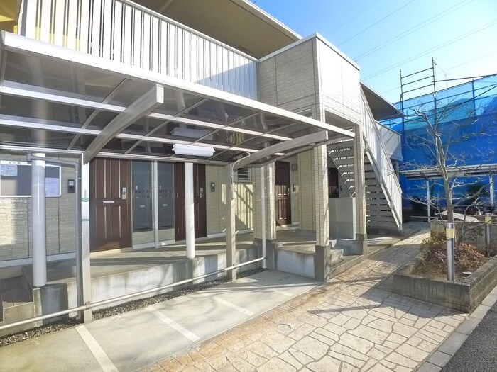 物件外観写真2　(駐輪場)