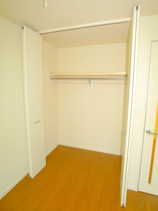 物件内観写真12　(収納)