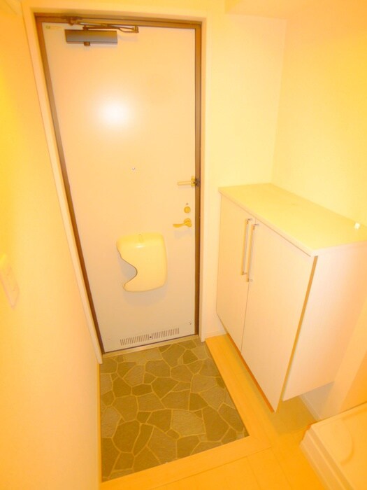 物件内観写真16　(玄関)