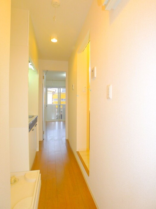 物件内観写真18　(廊下)