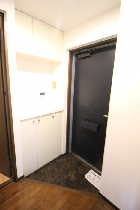 物件内観写真7　(玄関)