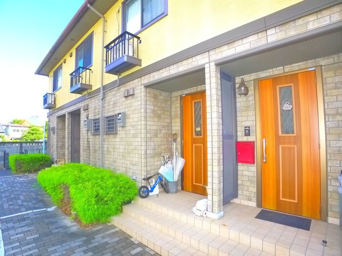 物件外観写真5　(エントランス部分)