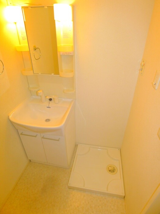 物件内観写真17　(洗濯機置場)