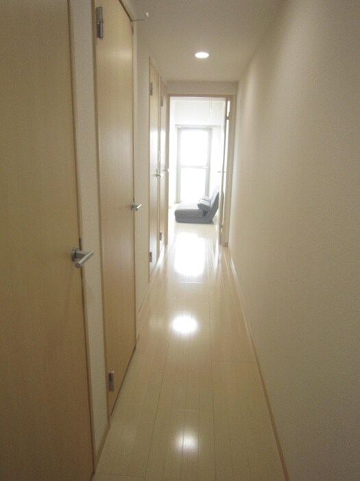 物件内観写真4　(玄関)