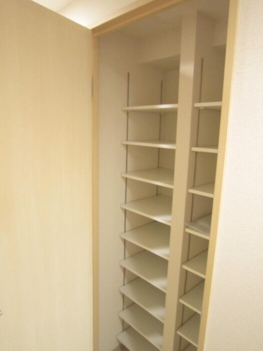 物件内観写真13　(靴箱)