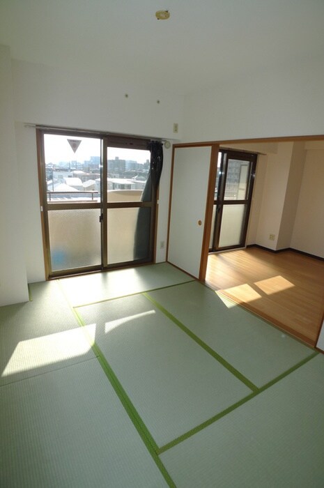 物件内観写真9　(室内からの展望)