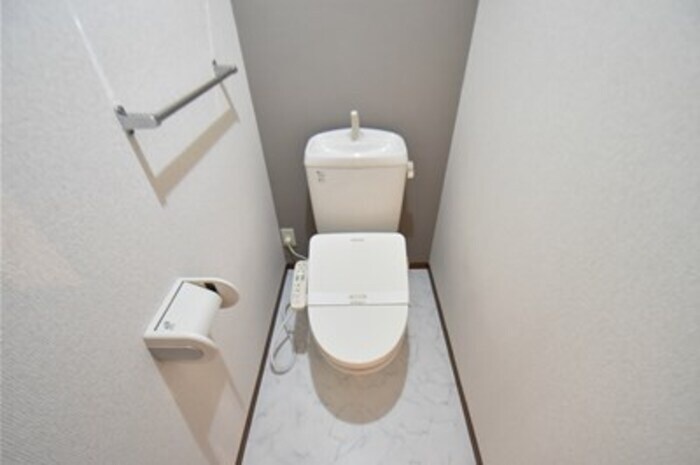 物件内観写真8　(トイレ)