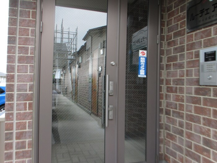 物件外観写真5　(エントランス部分)