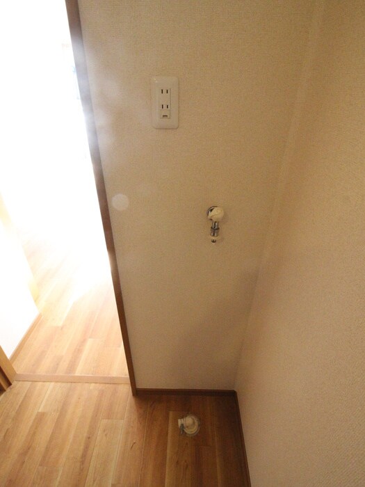 物件内観写真14　(洗濯機置場)