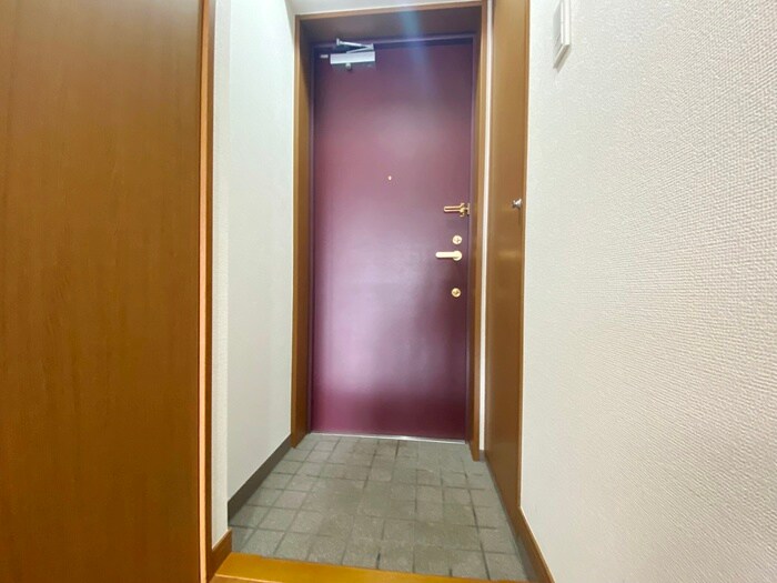 物件内観写真16　(玄関)