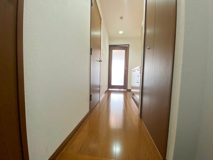 物件内観写真17　(廊下)