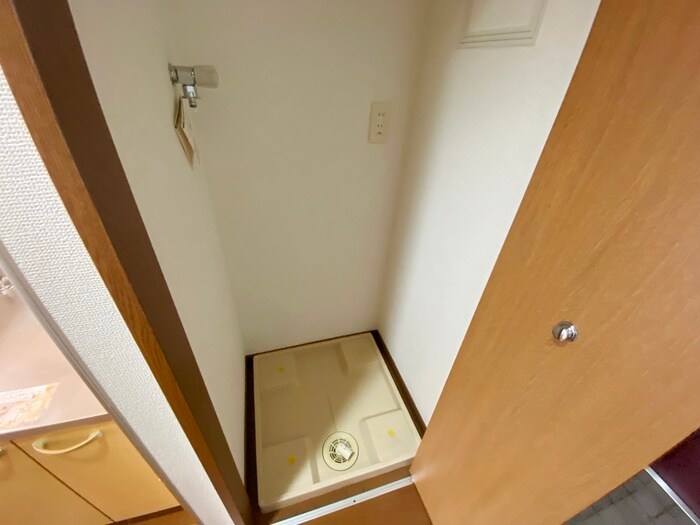 物件内観写真20　(洗濯機置場)