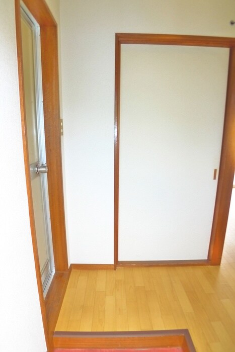 物件内観写真21　(玄関)