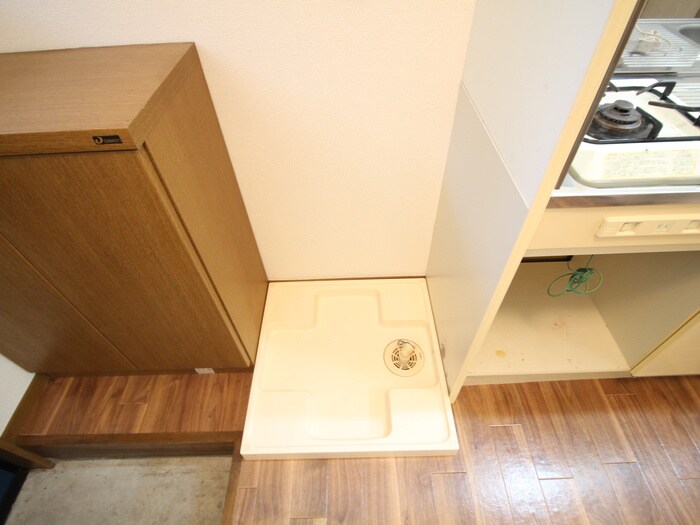 物件内観写真12　(洗濯機置場)