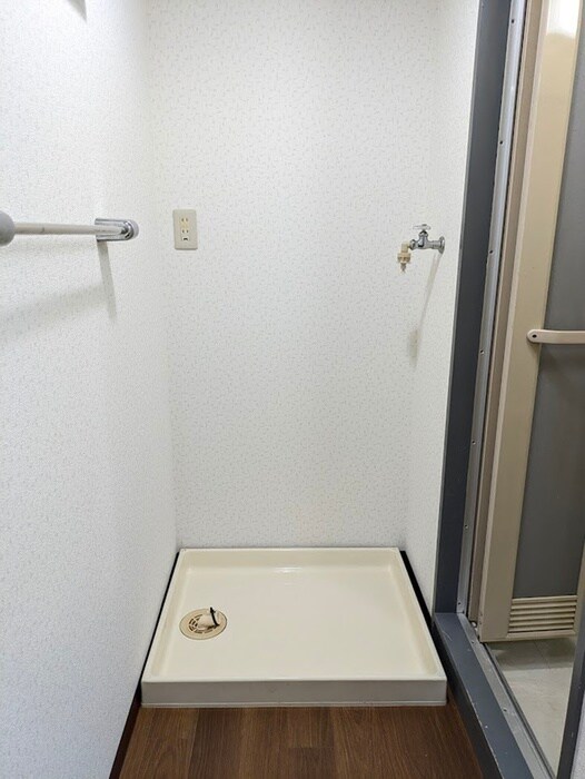 物件内観写真14　(洗濯機置場)