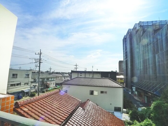 物件内観写真16　(室内からの展望)