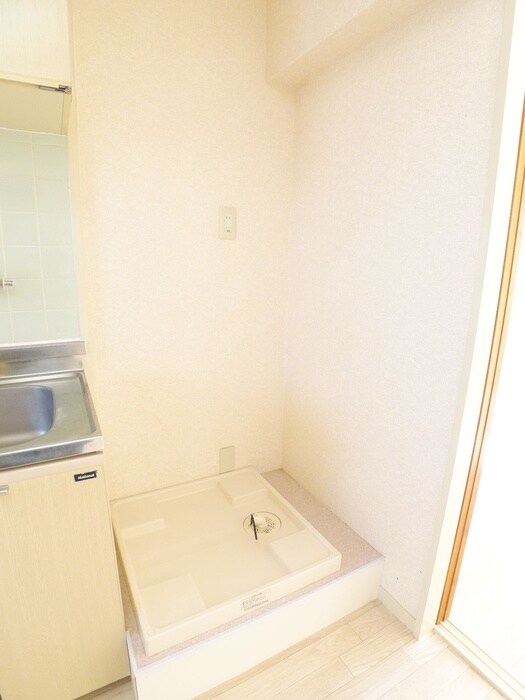 物件内観写真18　(洗濯機置場)