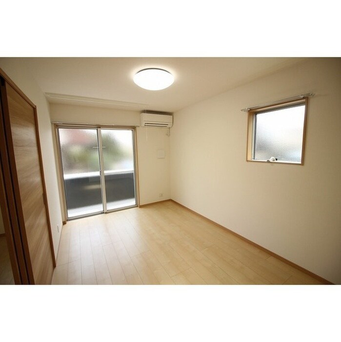 物件内観写真4　(居室)