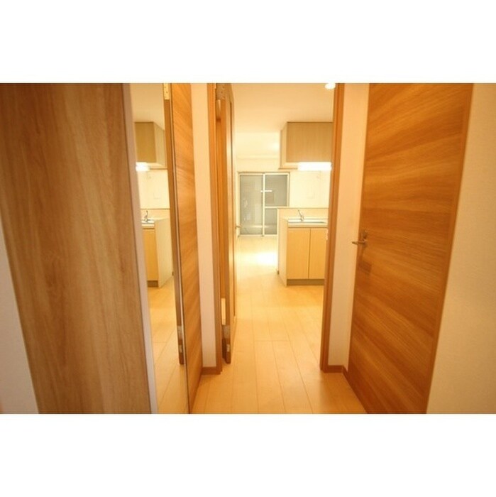 物件内観写真14　(廊下)