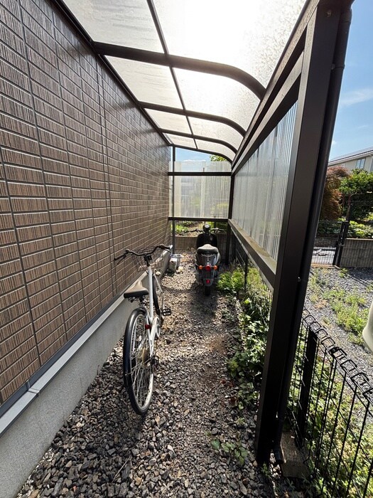 物件外観写真5　(駐輪場)