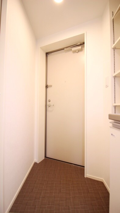 物件内観写真16　(玄関)