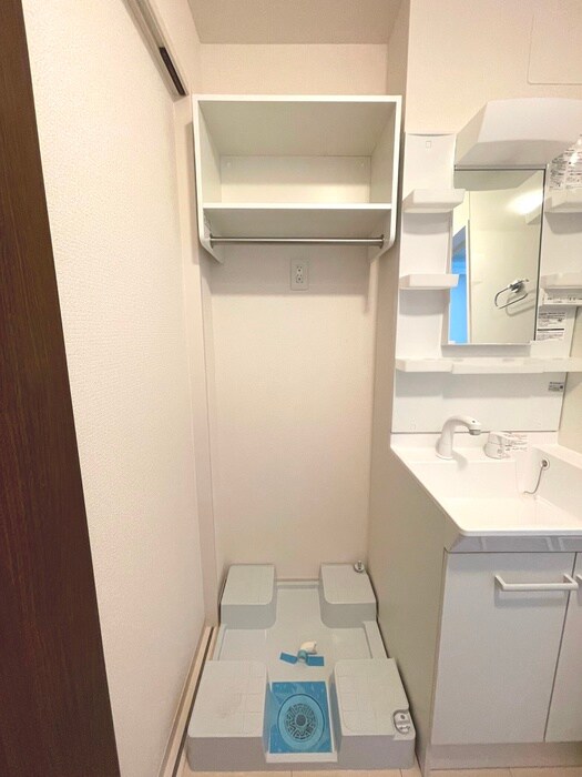 物件内観写真14　(洗濯機置場)