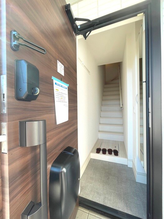 物件内観写真22　(玄関)