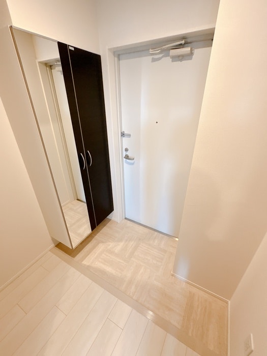 物件内観写真16　(玄関)