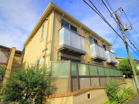 プチポアソン外観写真