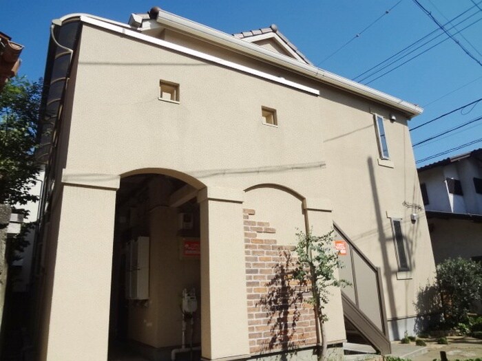 物件外観写真3　(エントランス部分)