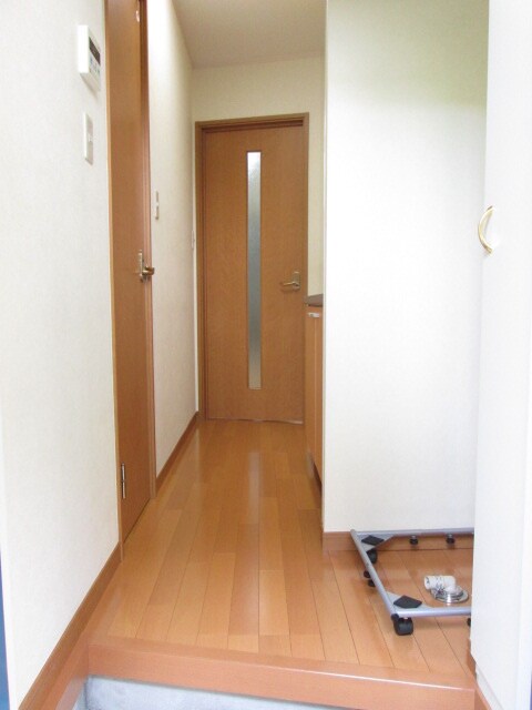 物件内観写真14　(廊下)