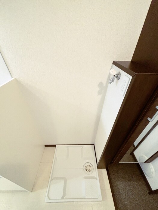 物件内観写真12　(洗濯機置場)