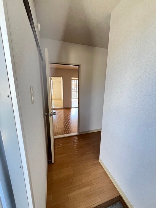 物件内観写真15　(廊下)
