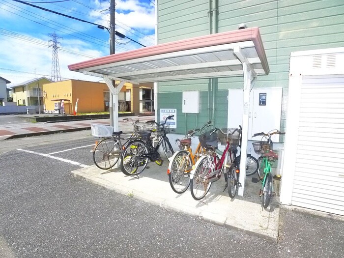 物件外観写真5　(駐輪場)