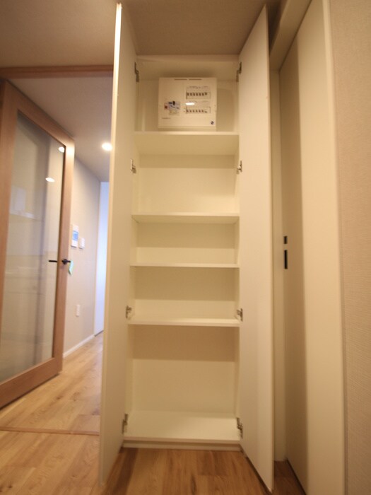 物件内観写真15　(収納)