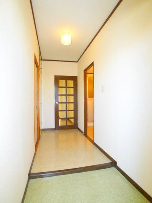 物件内観写真7　(玄関)