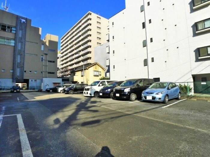 アミカル高橋の駐車場