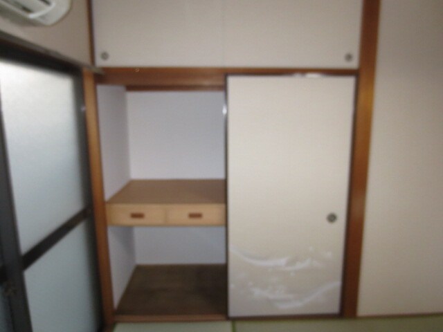 物件内観写真12　(収納)