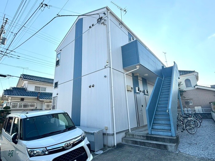 物件外観写真3　(エントランス部分)