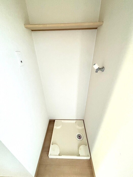 物件内観写真16　(洗濯機置場)