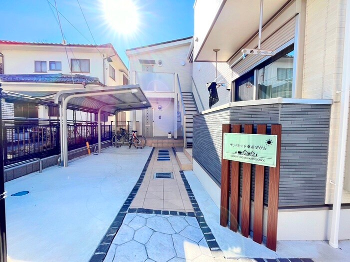 物件外観写真2　(エントランス部分)