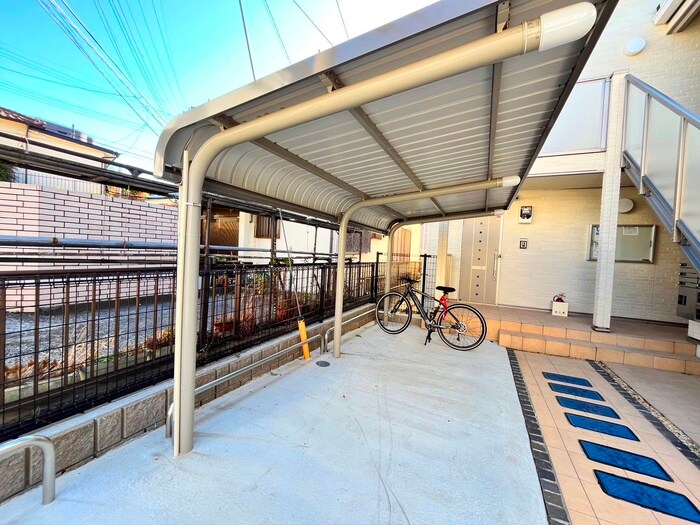 物件外観写真5　(駐輪場)