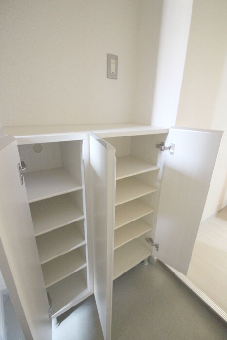 物件内観写真15　(靴箱)