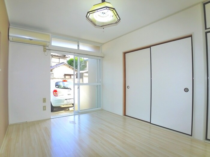 物件内観写真14　(室内からの展望)