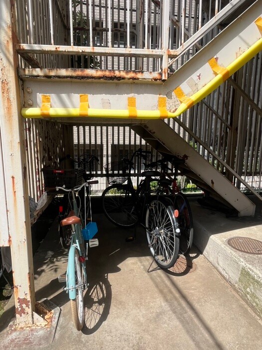 物件外観写真6　(駐輪場)