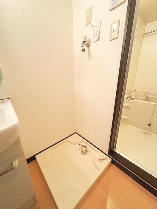 物件内観写真16　(洗濯機置場)