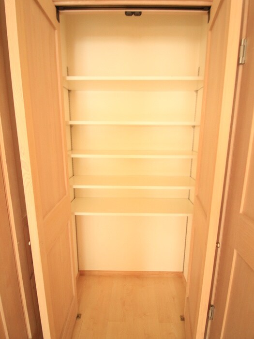 物件内観写真16　(収納)
