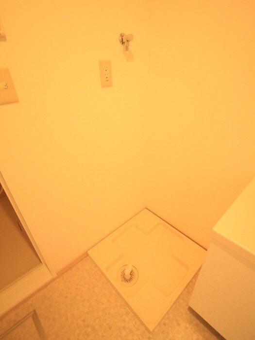 物件内観写真17　(洗濯機置場)